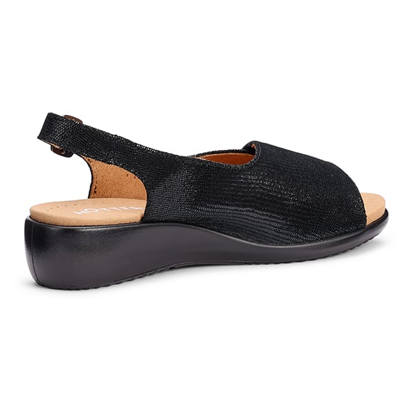 Olivia - Image 12