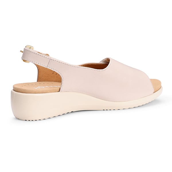 Olivia - Image 9