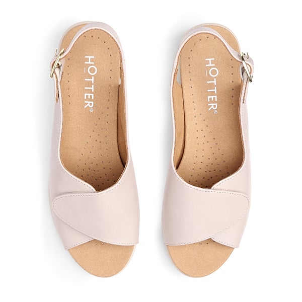 Olivia - Image 8