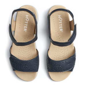 Leah - Image 12